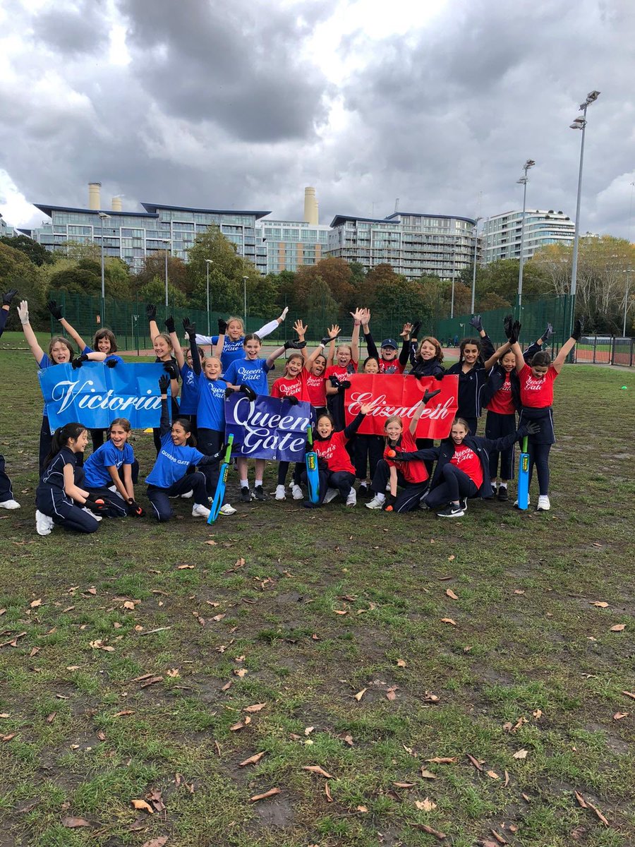 QG_PhysicalEd's tweet photo. Year 4, 5 and 6 from @QG_Juniors have been enjoying their Cricket and Tennis Inter-House competitions this afternoon!
🔴🔵 🎾 🏏 🔵🔴
#QGJuniors #QGPhysicalEducation #GoElizabeth #GoVictoria https://t.co/SaX6hqXWfC