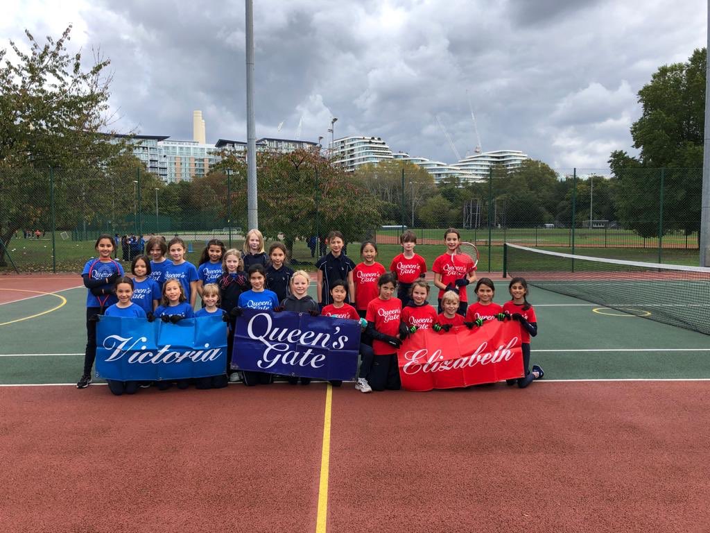 QG_PhysicalEd's tweet photo. Year 4, 5 and 6 from @QG_Juniors have been enjoying their Cricket and Tennis Inter-House competitions this afternoon!
🔴🔵 🎾 🏏 🔵🔴
#QGJuniors #QGPhysicalEducation #GoElizabeth #GoVictoria https://t.co/SaX6hqXWfC