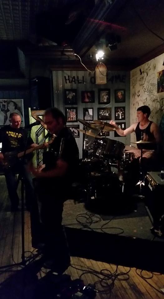 TheDrexels's tweet photo. The Drexels onstage NTC 6-3-16 We miss live shows, be safe out there, will pull through this together. https://t.co/ijxDuWSOrH