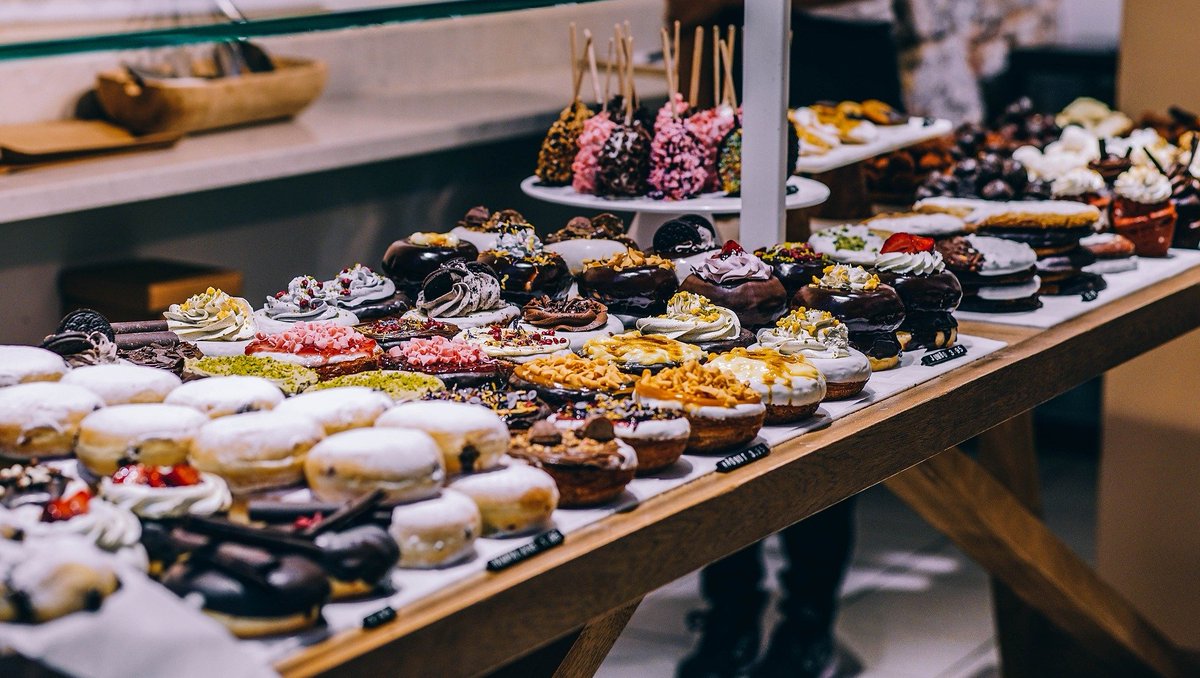 Are you a starter or a dessert person? If you fall into the latter category, you are going to love Dessert Day. This day provides us with the perfect excuse to let our sweet tooth take over.
#DessertDay #foodjourneys