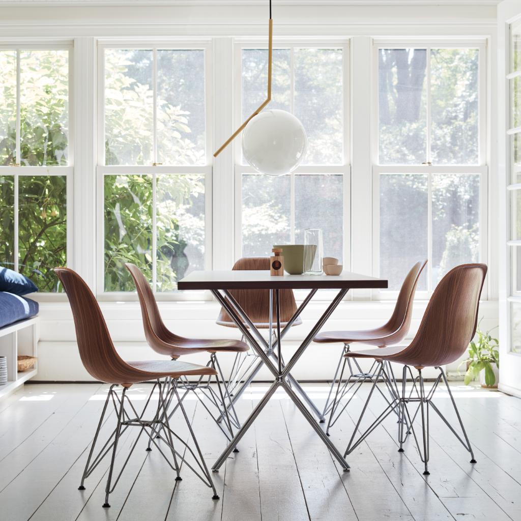 Let it glow ⨠Bask in the inviting warmth (and stunning silhouettes) of the IC S2 Pendant. This fall, we're brightening up darker days during The Lighting Sale. Enjoy 15% off and free shipping on desk lighting, pendants, and more. https://t.co/qhks4re810 https://t.co/yXizPhxSFq