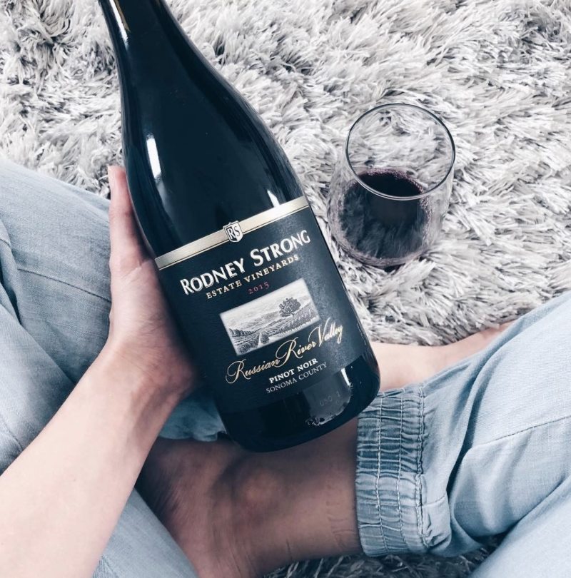 BreakthruMO's tweet photo. When @rsvineyards is your dessert on #NationalDessertDay...π·π°π·
#Cabernet #RSStrong #NomNom #Sip #WineLover https://t.co/8brW27J9Nq
