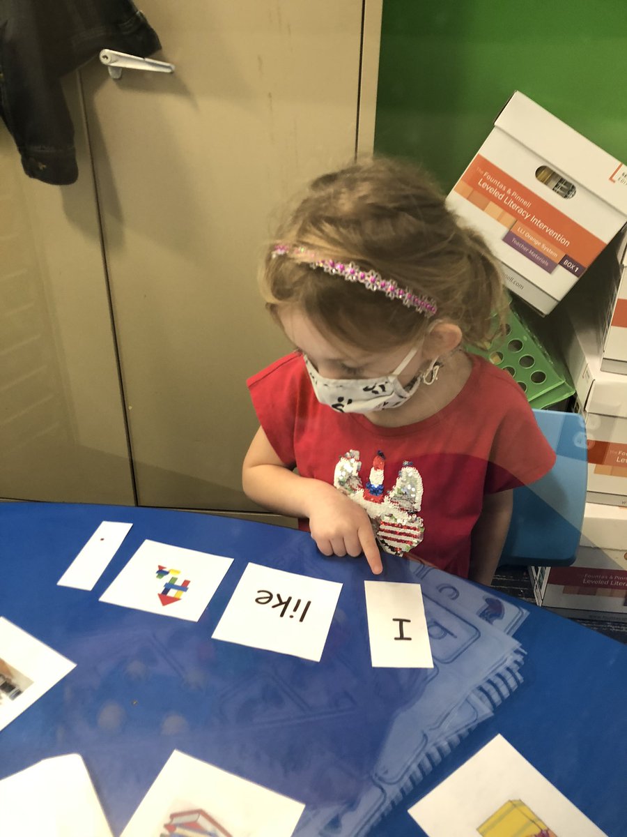 BeaumontJill's tweet photo. Kindergarten readers are building sentences!! https://t.co/qk90ElC4P3
