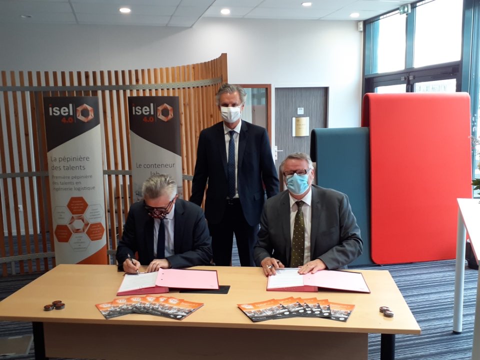 La <a href="/SOGET_fr/">SOGET</a> et l'Isel <a href="/UnivLeHavre/">Pedro LAGES DOS SANTOS</a> signent une convention permettant le développement de l'apprentissage. Très heureux de parrainer ce partenariat prometteur entre deux structures havraises d'excellence. <a href="/LH_LeHavre/">Le Havre</a> <a href="/LeHavreMetro/">Le Havre Seine Métropole</a> <a href="/RegionNormandie/">Région Normandie</a> <a href="/lsn_asso/">LSN</a> @Haropaports