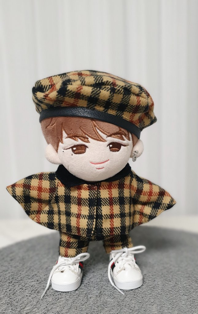 thisis_salon's tweet photo. 🍁🍩체크망또 코트🍩🍁
아침 저녁이 쌀쌀하네요🌀❄
뭉치들도 겨울준비☃️⛄해야징~~

🎈망또코트
🎈체크 바지
🎈베레모(체크 /벨벳)
🎈벨벳라운드티 
☕주문기간 ; 10/16금 낮 12시 10/19월 밤12
☕rt +팔로 2분추첨 베레모 증정
🫖 폼은 타래에~~
#갈플랙 #솜뭉치 #솜뭉치옷장 #kangdaniel https://t.co/rsdvC7hZ38