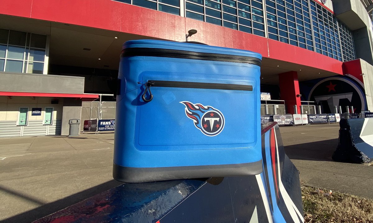 🏈 TITANS COOLER GIVEAWAY! 🏈 

STEP 1: Be following <a href="/AtoZSports/">AtoZ Sports Nashville</a> 
STEP 2: Retweet &amp; Like this tweet!
STEP 3: Tag a #Titans fan! 

Winner randomly selected Sunday Oct 18th. Good Luck!!