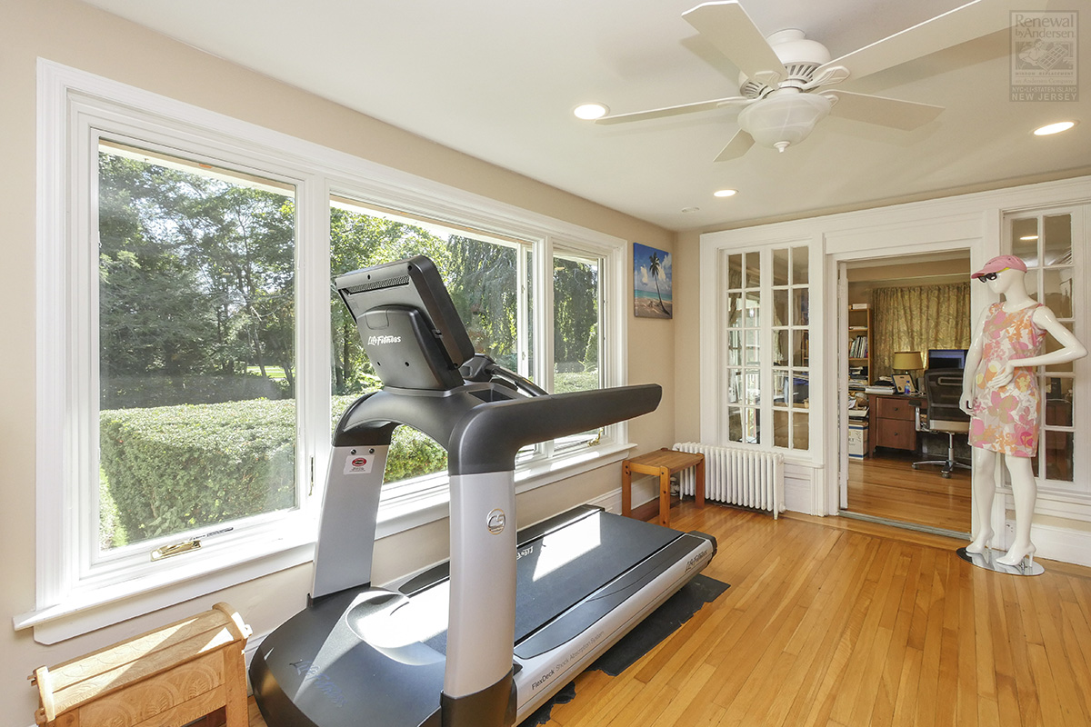 RBANewJersey's tweet photo. A great place to #workout, in this lovely #room where we installed this large #window combination 

#windowcombination #picturewindow #casementwindows #homewindows #customwindow #largewindow #newwindow #windowcompany #renewalbyandersen #andersenwindows #newjersey #contractor https://t.co/Mk16fuBj4b