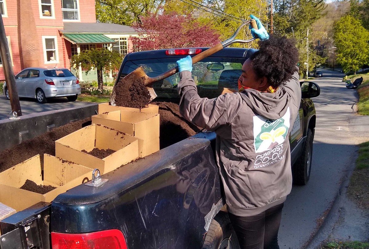 NewEconomics's tweet photo. Cooperation not incarceration: building the movement for cooperative work and affordable housing 📈📈 https://t.co/mle0XvmNJ2 

@TESACollective  #coopsnotcops https://t.co/ItoivRhEBt