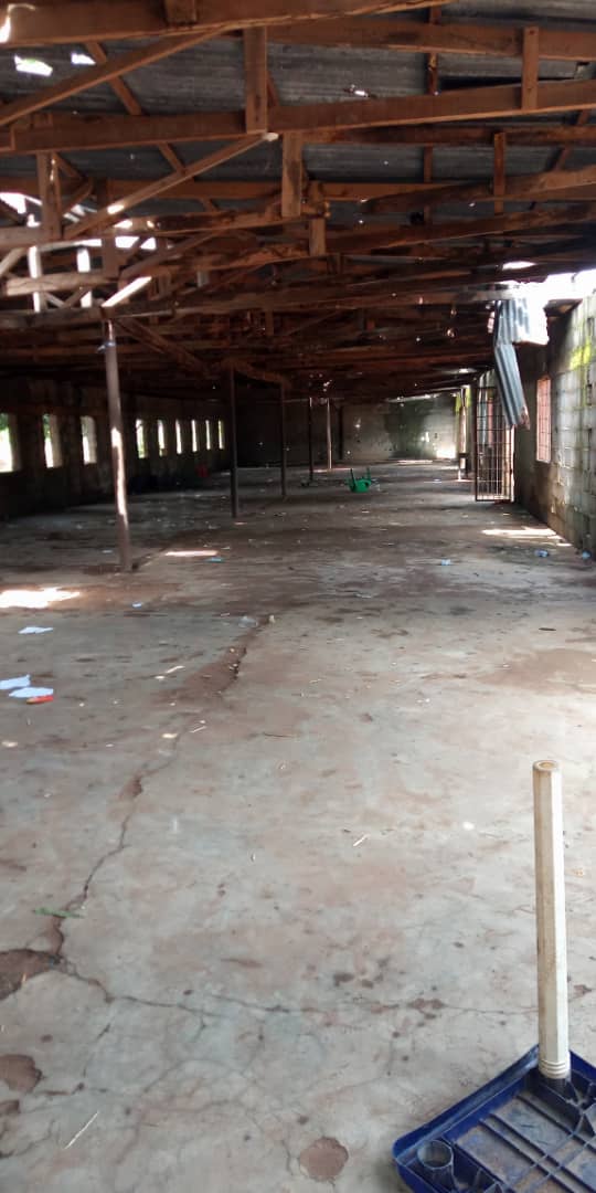 TrackaNG's tweet photo. N50m awarded in the 2020 FG budget for the construction and furnishing of classrooms blocks and solar borehole in Orogwe Sec. Sch. Owerri West, Imo State.
We tracked and confirmed work is yet to commence.
#GetInvolved #2020FgProjects https://t.co/A277jOeEv9