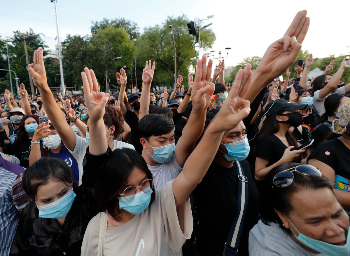 ajplus's tweet photo. 21 protesters in Thailand were arrested on Tuesday, amid the biggest protests for democratic reform in decades.

Thousands more marched today, the anniversary of a major uprising in 1973, making a 3-finger salute of defiance:

"If we don't fight, we will lose again." https://t.co/n0e4VoVuEN