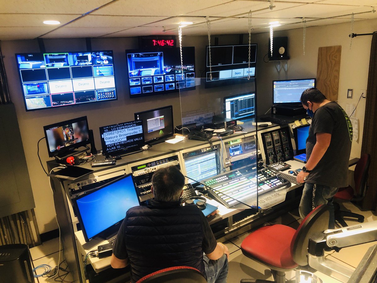 MagallanHugo's tweet photo. Hechos Valle - Lunes a Viernes.   5:00 pm y 10:00 pm #rgv #surdetexas #news #anchors #Television https://t.co/CHS3Oprk1d