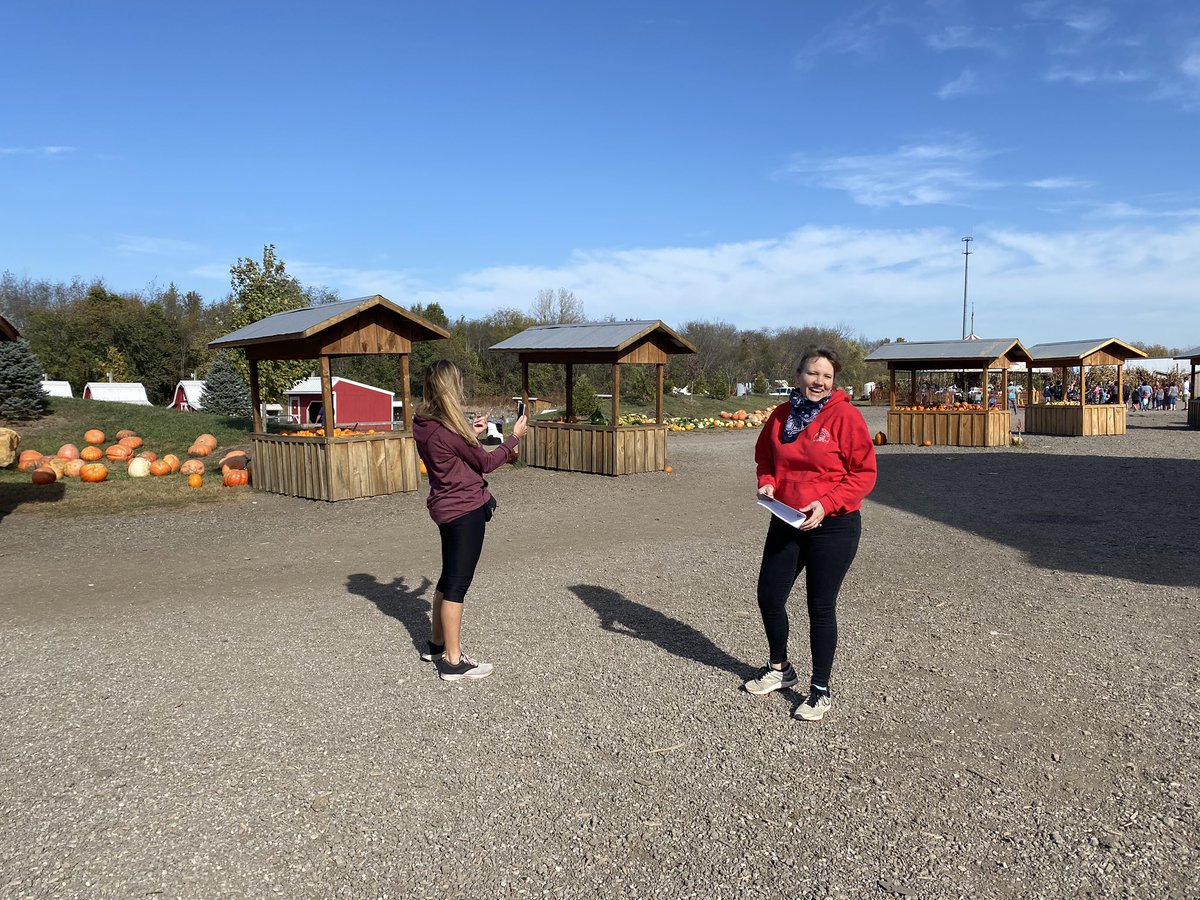 Virtual Wednesday field trip success! <a href="/NNbyDesign/">North Nation By Design</a> How does a small business sustain? This weekend there were about 25,000 visitors <a href="/amberlierman/">Amber Lierman</a> <a href="/jrb953/">Joshua Baldwin</a> @RyanDahm15 <a href="/Coach_Zig/">Z</a> #lpsleads