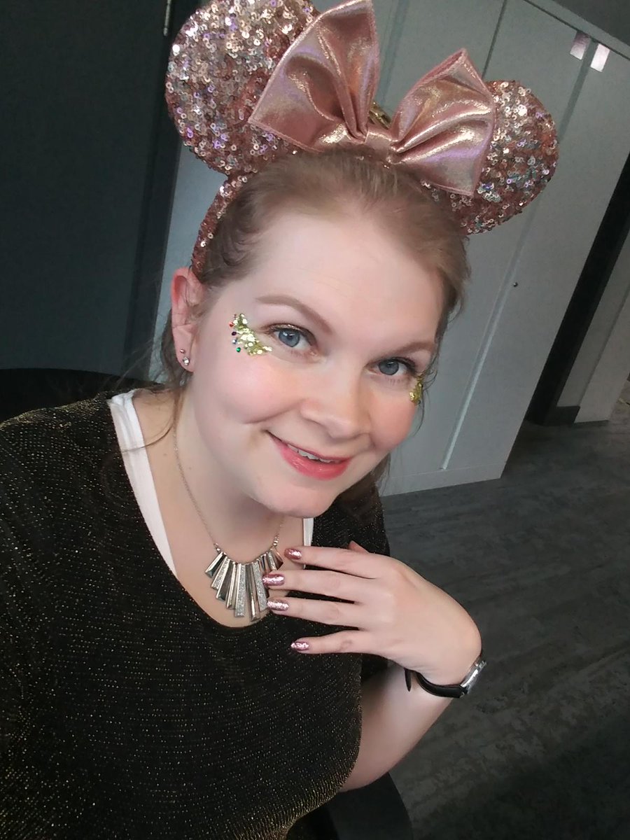 SolihullYV's tweet photo. Our beautiful Amanda modeling some very fancy Sparkly Minnie Mouse ears. Supporting OVOS at the office.

Thank you Amanda

#OVOS #SPARKLEUP https://t.co/5aHw22sqbS