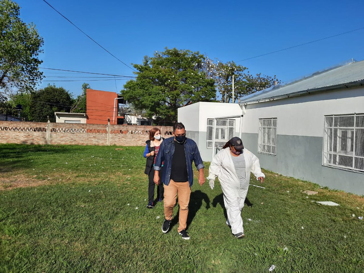 DanteBoeri's tweet image. Hoy charlamos con lxs compañerxs del JI 919 y la P 2 de #Echeverria y visitamos la obra de pintura del CEC 801 de #Ezeiza.  Desde Marzo venimos garantizando la continuidad pedagógica y el SAE con un enorme amor y compromiso con nuestras comunidades educativas.
@SUTEBAProvincia