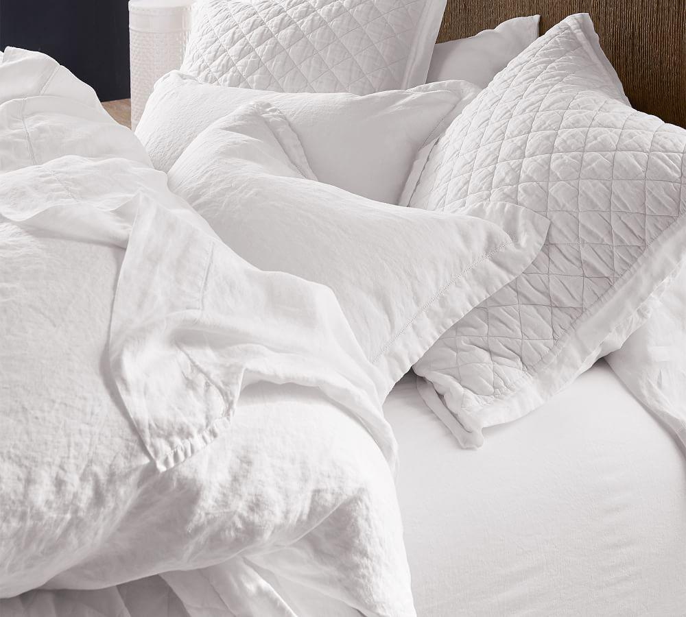 Better bedding 🛏️ Our Belgian flax linen is woven in a @FairTradeCert facility, which means it was made in a way that’s good for our communities and the workers who craft our products. Head to our site to shop some of our #FairTradeFavorite bedding: https://t.co/IRkSyKwnjI https://t.co/kbZahy6zjV
