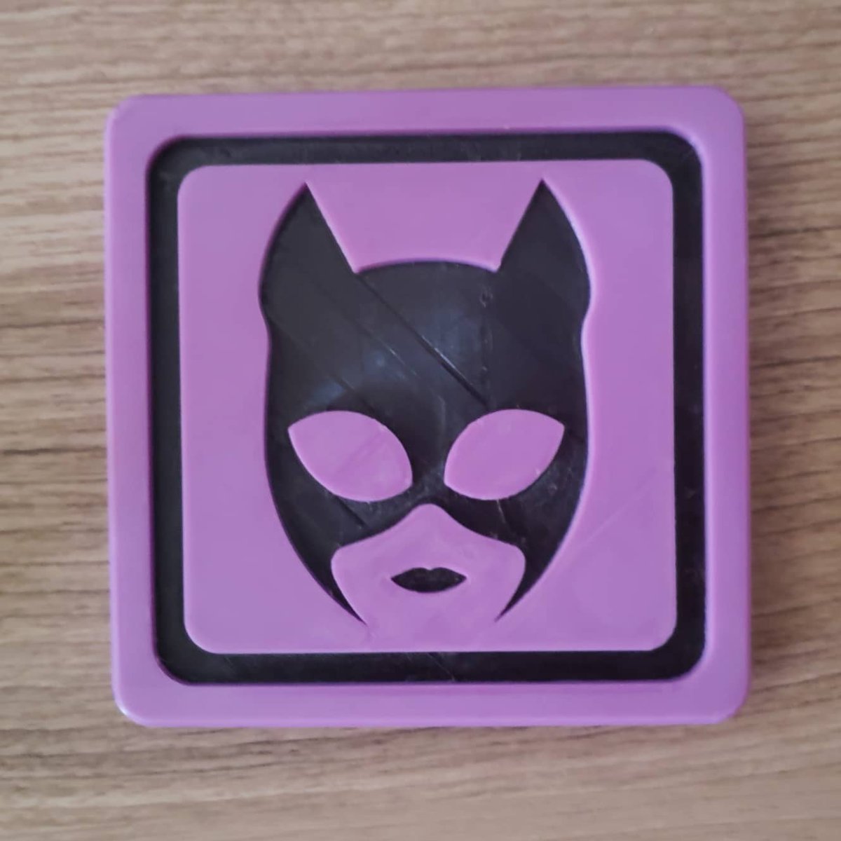 A commission for a Catwoman coaster, 3D printed in purple & black!
#dc #dccomics #dcuniverse #dcextendeduniverse #catwoman #dccatwoman #batman #catwomanart #catwomanfanart #catwomanandbatman #poisonivy #harleyquinn #batmanandcatwoman #3Dprints #catwomancomics #catwomancoaster