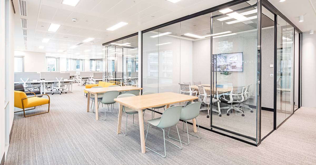 HanaSpaces's tweet photo. Nestled just off Paternoster Square in London’s Square Mile, Hana at St. Martin’s Court offers private #offices, state-of-the-art meeting rooms &amp; open lounge areas — built for a single company's #HQ. Take a look. We think you’ll like what you see. https://t.co/nQc79W59Wu #London https://t.co/4ZymFDXnPP