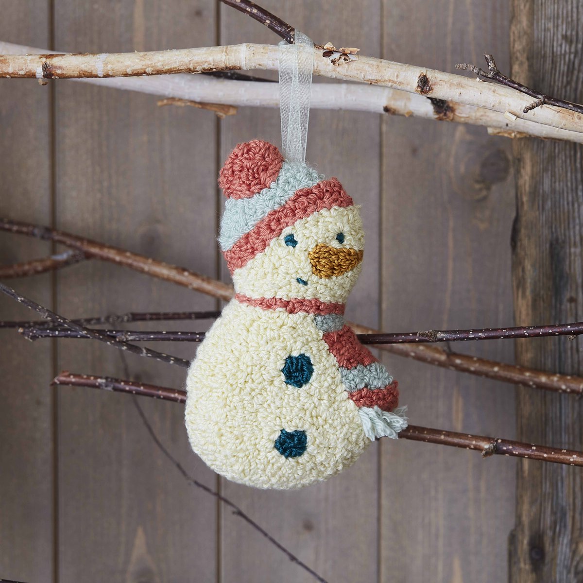 This super cute punch needle snowman is sure to add a touch of charm to your Christmas.
Check out the free templates and a step-by-step tutorial: https://t.co/uTiAZSXlNY
#CraftTogether #PunchNeedle #Hobbycraft https://t.co/mAkBoziSaR