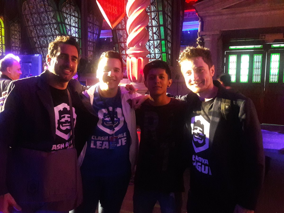 Feliz cumpleaños Don Koji🥳
Que tiempos :')