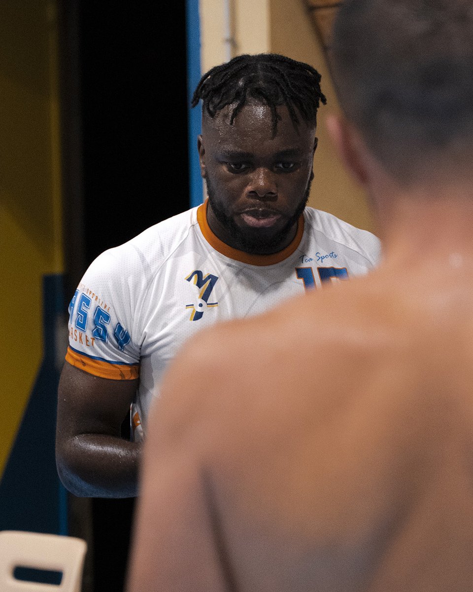 Même dans la difficulté, on reste concentré ! 👊

Avides de débloquer leur compteur de victoires en #NM2, nos🦁 tenteront d'aller décrocher ce week-end à l'extérieur, du côté de Lons-le-Saunier, leur première victoire de la saison.

L'#ESMassyBasket est derrière vous ! 💙🧡