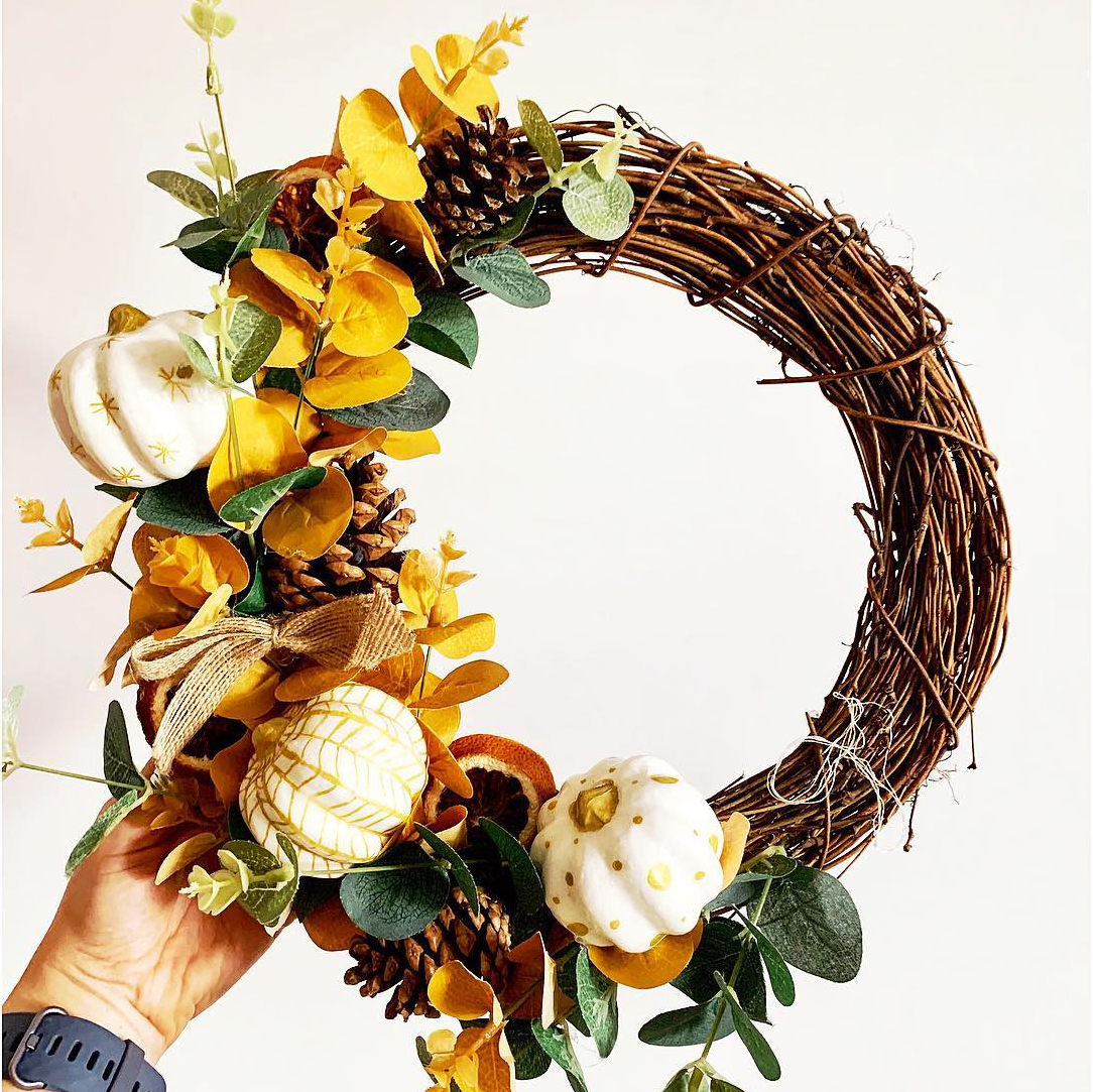 We can never get bored of seeing your autumnal wreaths! Especially this gorgeous piece by Mary, complete with Posca-painted pumpkins!
Enter our October Make of the Month Competition: https://t.co/RjwMFsXtb5
#OctMotm20 #Competition #Hobbycraft https://t.co/YGruGgS2bs