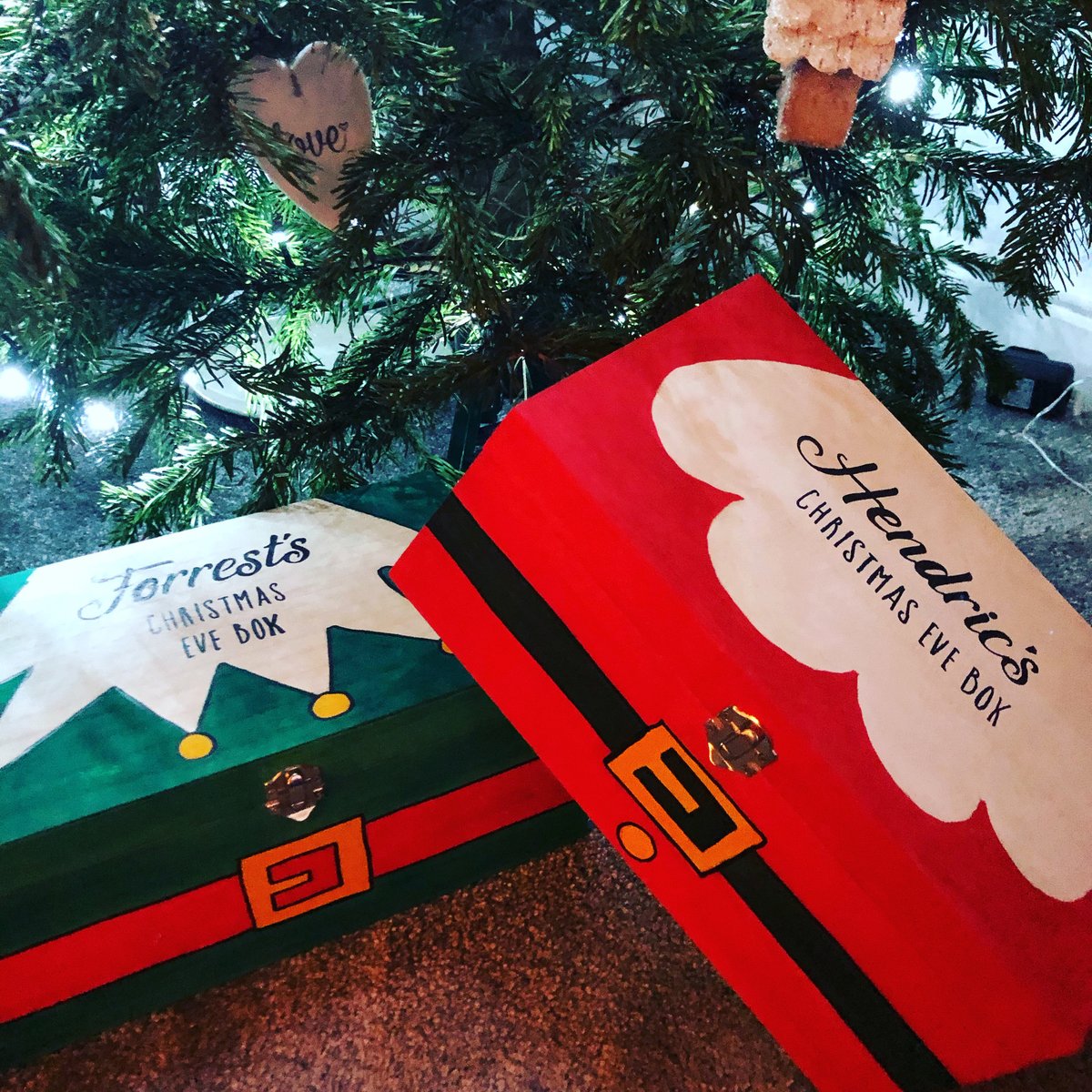 These beautiful hand decorated Christmas Eve Boxes by Janna were made for her son and nephew's first Christmas.
Another brilliant entry to our Christmas Craft Competition - thanks for sharing!
Enter here: https://t.co/vm4Y3IQX60
#CraftTogether #Competition #Hobbycraft https://t.co/6JqvRk6MyV