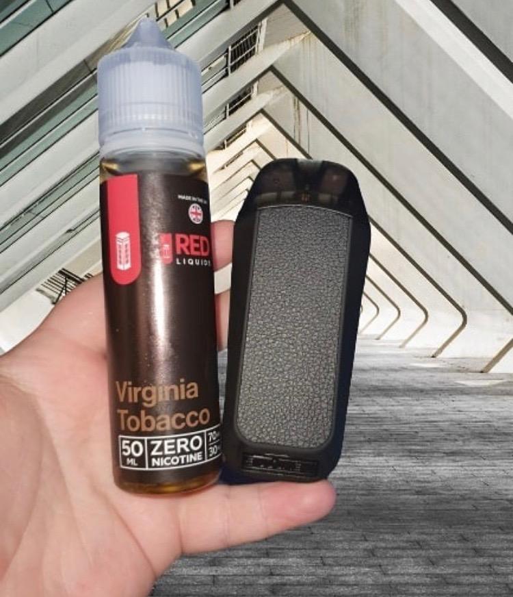We're loving @lous_reviews  latest #handcheck shot! 🤩 Featuring our fabulous RED Tobacco Virginia blend!

Grab yours now online and we'll deliver FREE!

#vape #vaping #vapenation #vapelife #vapecommunity #vapefam #vapeporn #stoptober #stopsmoking #startvaping