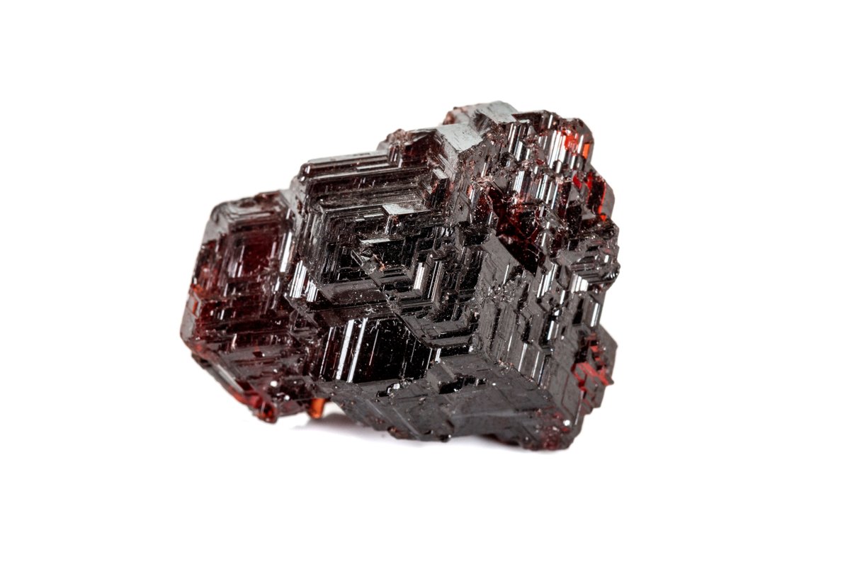 Day 14  #Rocktober  #Garnet The January birthstone is Garnet. It's the only one which hasn't had any kind of changes to its standing since the 15th century.Birthstones themselves have their origin all the way back in the Book of Exodus!RF stock photos