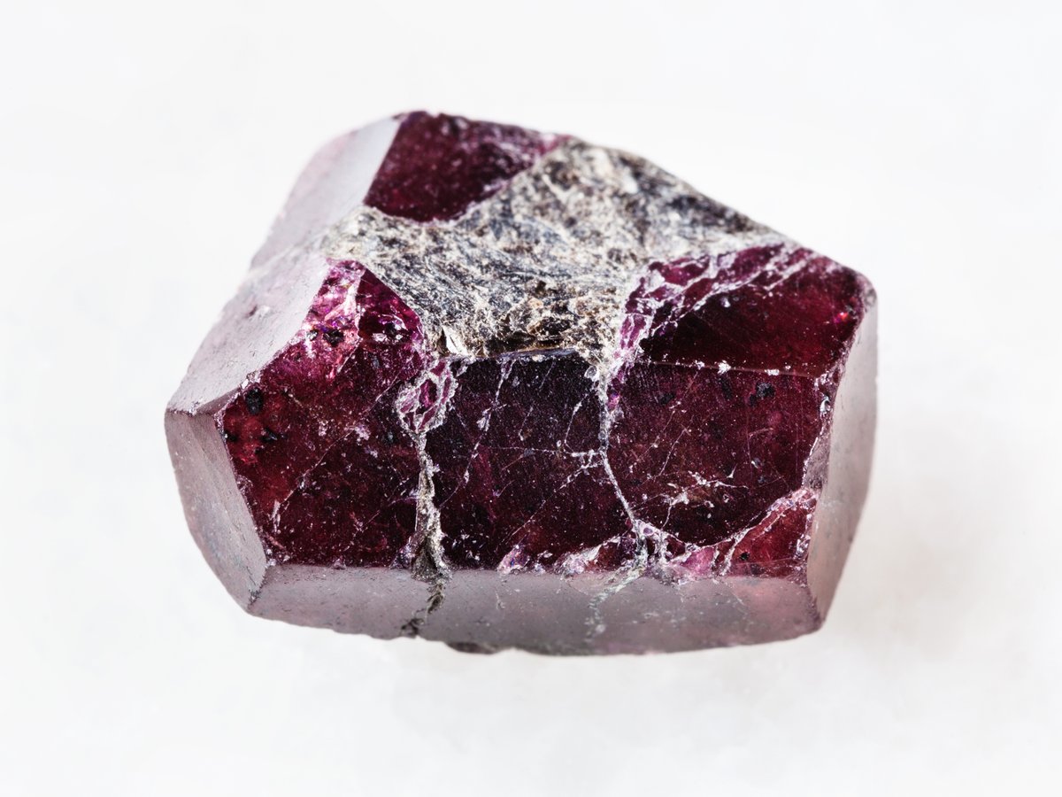 Day 14  #Rocktober  #Garnet The January birthstone is Garnet. It's the only one which hasn't had any kind of changes to its standing since the 15th century.Birthstones themselves have their origin all the way back in the Book of Exodus!RF stock photos