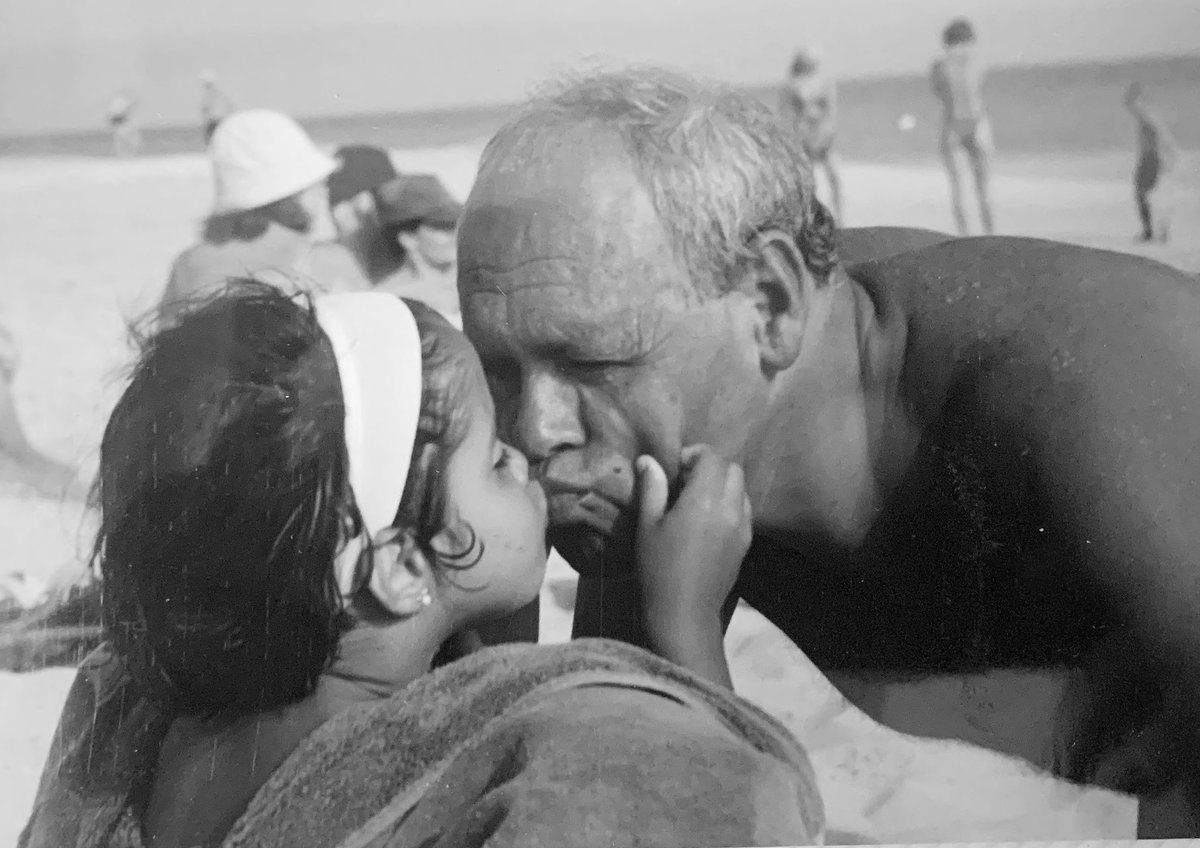 N o e l i a 🔻 tweet media