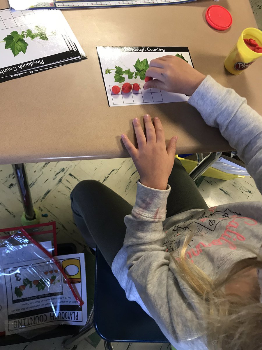 Shoup_BushES's tweet photo. Successful transitions to math stations today! Write the room, meet with the teacher and independent work was a win. Great job Firsties 🙂 https://t.co/wB20Na9D4U