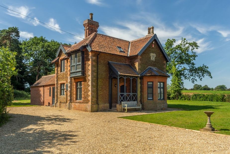 iknow_uk's tweet photo. How about this secluded property in Norfolk for a safe and private fireworks display this November? β¨
#staycations #staycationsuk #staycations2020 #fireworks #bonfirenight #guyfawkes
https://t.co/vMfvDlZHa6 https://t.co/JYzRt10IbZ