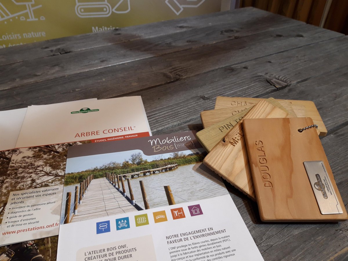 🌳En direct du <a href="/salonatlantica/">Salon Atlantica</a>🌲 "Belle présence des professionnels de l'hôtellerie de plein air pour cette deuxième journée. L'offre de prestations très nature de l'#ONF suscite toujours autant d'intérêt", assure @AnthonyAUFFRET3, directeur d'agence en Poitou-Charentes à l'ONF.