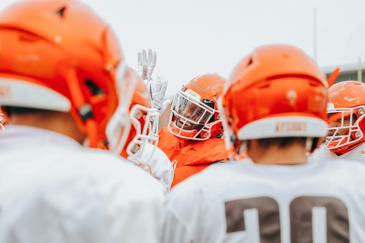 BG_Football's tweet photo. One step closer to Nov. 4. #AyZiggy #ToTheMoon #DefendTheTrophy https://t.co/RzAubfG4dA