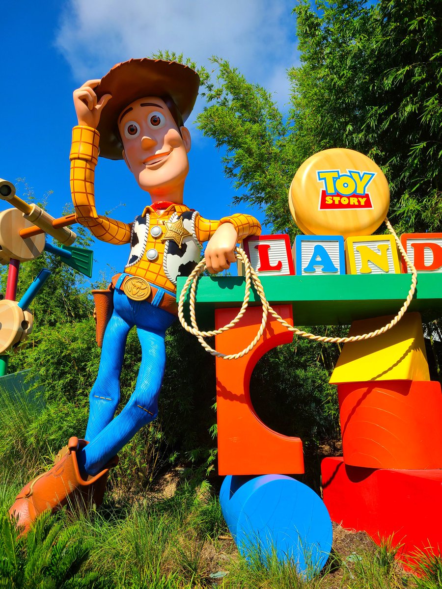 DisneyPhotoLens's tweet photo. "Just remember what your ole pal said, yeah you've got a friend in me." 

#toystoryland #dhs #hollywoodstudios #wdw #WaltDisneyWorld #disney #disneyworld #DisTwitter #florida #toystory https://t.co/bAYtomzPik