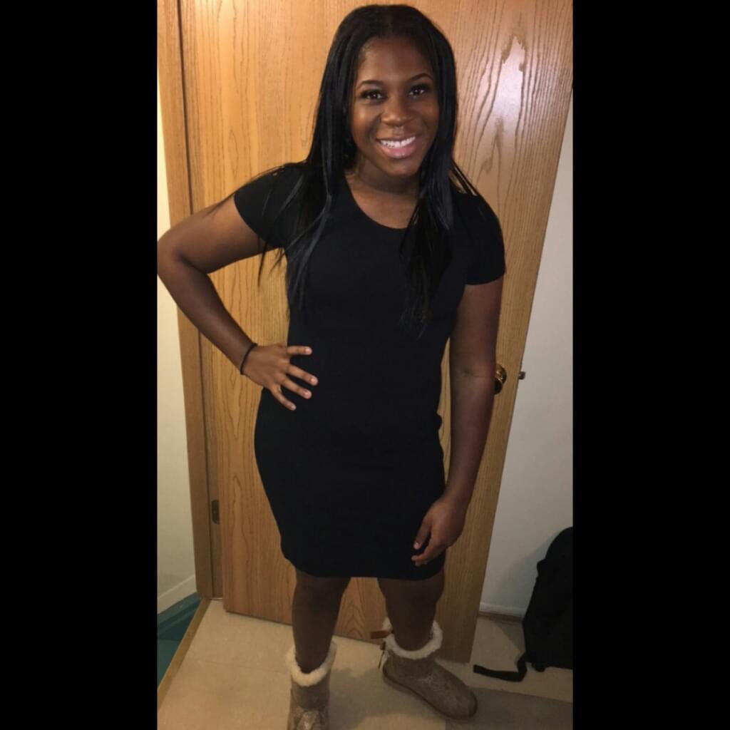 no_censor9's tweet image. Stacked, I’d go back to this &amp;amp; start waist training. #TeamNoStomach , cakes servin birthday! 😏🥳 I looked like this til I was a DV victim, then I ate my feelings for a long time. I’m a size 11 rn I was a 9 in these. So yeah, without a tummy this my actual body shape 🤷🏾‍♀️😂🤤💪🏾