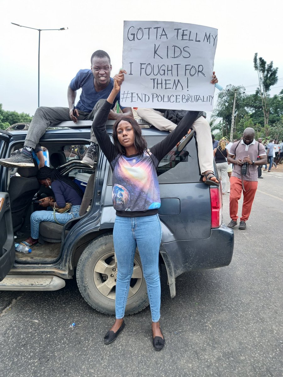 Laydy_dee's tweet image. My father sternly warned me not to go for any protest. I disobeyed. Now he's telling me to frame my protest pictures. Lmao. They have no choice but to succumb

#EndPoliceBrutalityinNigeria #EndSWAT #EndPoliceHarassment