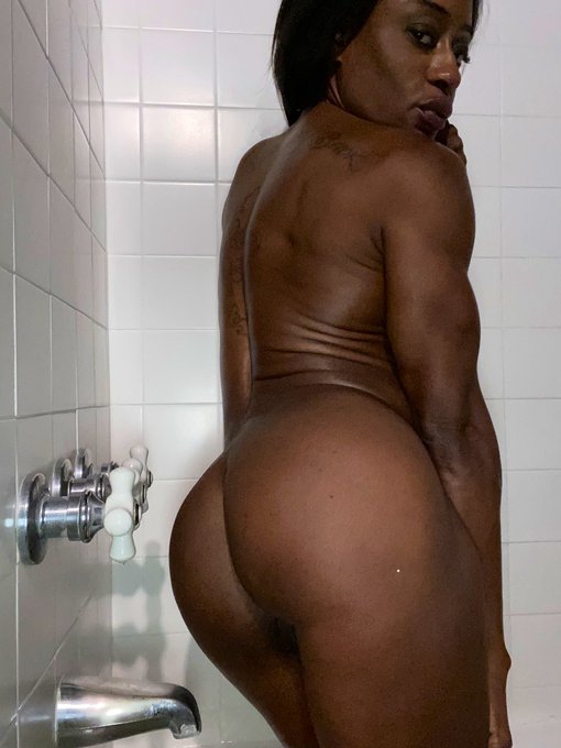 Let me sit on your face !!! While you enjoy 😉 my clips on https://t.co/sWvjULlify #HAPPYHUMPDAY #kelliirovocateur<a href="/tag/fitness"class="tags"><span>#fitness</span></a><a href="/tag/happyhumpday"class="tags"><span>#happyhumpday</span></a><a href="/tag/losangeles"class="tags"><span>#losangeles</span></a><a href="/tag/ebonygoddess"class="tags"><span>#ebonygoddess</span></a>