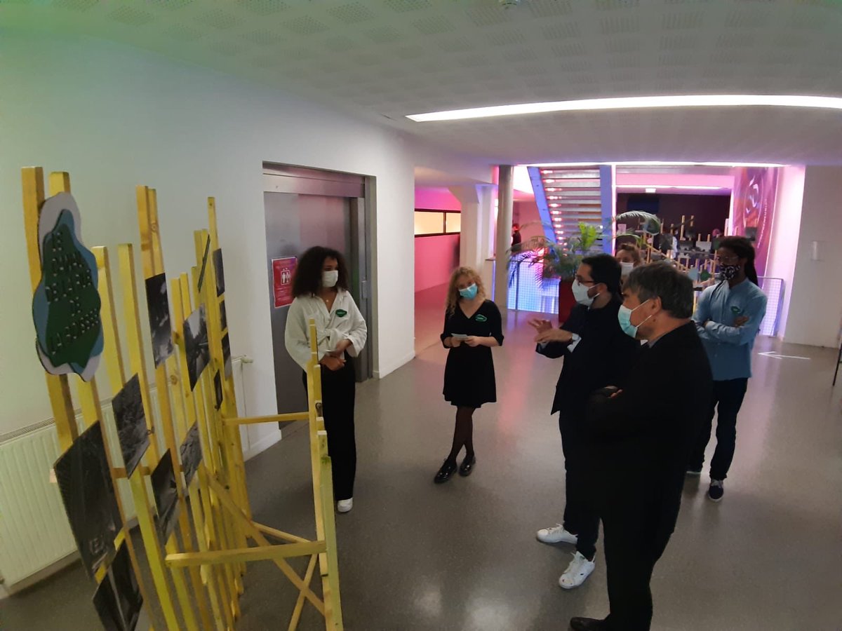 MZeghouf's tweet image. A @ENSIIE pour le vernissage de l’expo « Evry, mon amour », fruit de plusieurs semaines de travail des étudiants en 1e année de Diplôme National des Métiers d’Art et du Design du lycée Brassens @VilledEvryCourc. Un œil neuf, jeune, exigeant sur notre (beau) territoire. Bravo !