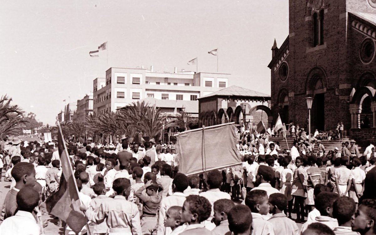 October 1974. A period that should be heralded as probably one of the greatest moments in our collective history.Sickened by infighting & fratricide, over 30,000  #Eritrea|n Citizens march to the Village of Woki-Zager & force EPLF & ELF to sit down for face to face talks.