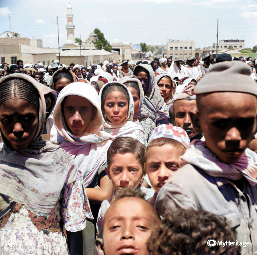 Even Sudanese President Nimiery hosted both fronts to iron out differences. Which Isaias stormed out of.1978, with liberation in sight, 10,000s of  #Eritrea|ns converge on Keren. A raucous crowd packed the soccer stadium to celebrate the movements achievements once united.