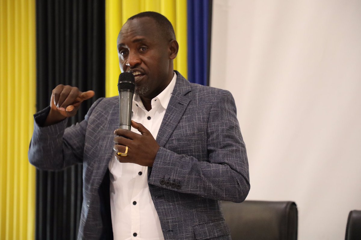 Mkurugenzi Mkuu wa RUWASA Mhandisi Clement KIVEGALO awataka wataalamu wa Wakala wa Maji Vijijini kuwekeza nguvu nyingi kwenye utoaji wa huduma ya maji vijijini ili miradi ya maji pamoja na huduma za maji kuwa endelevu kwenye maeneo ya vijijini.