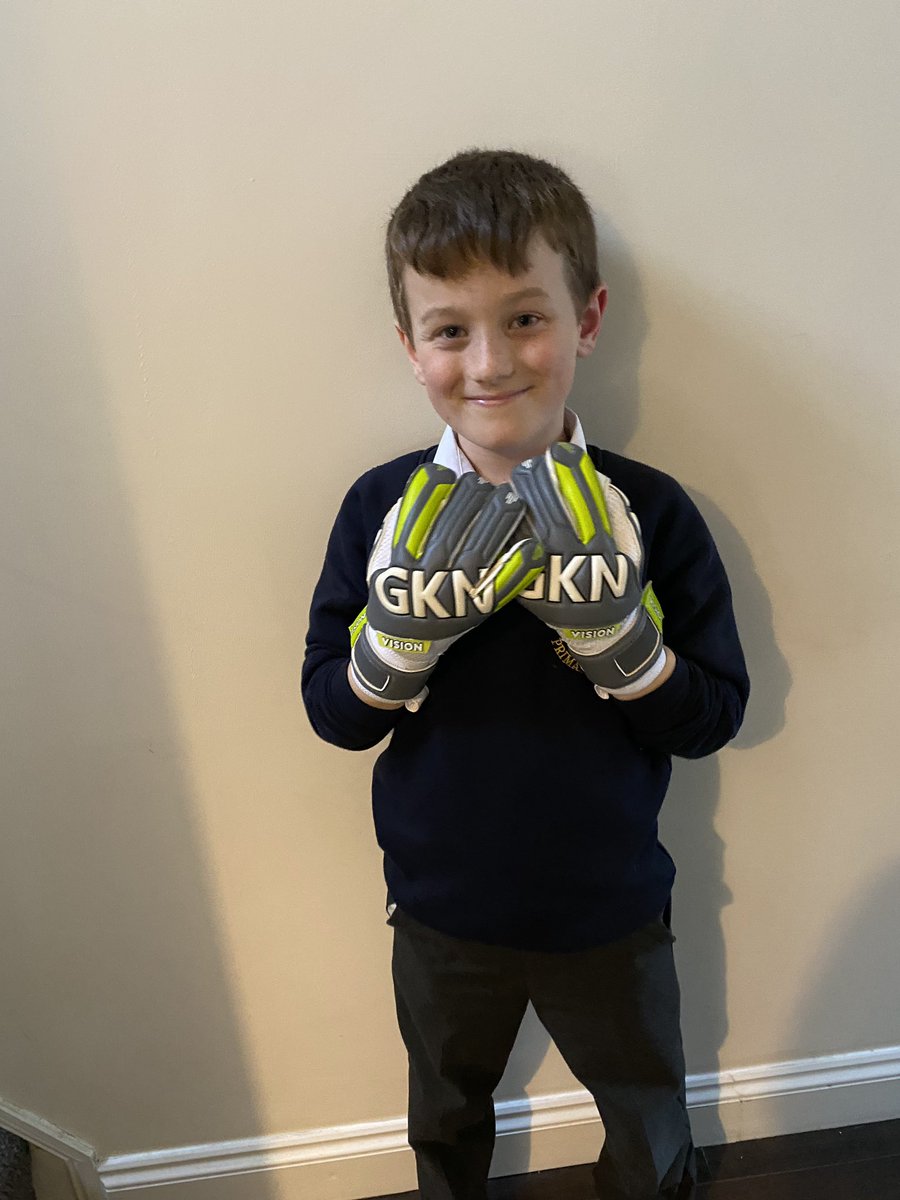 Huge thanks to @tommytaylor2250, @OJMartin_, and @TheGKN. Just shown him his new gloves and he is over the moon! #goalkeeper #minorleague #GKlife #TheresMoreTooIt