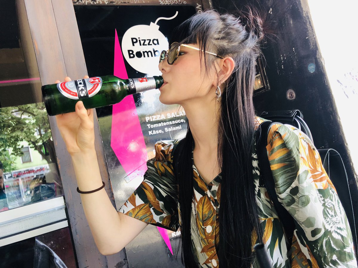JPUrecords's tweet photo. Happy birthday to BAND-MAID’s bass player extraordinaire @misa_bandmaid! 🥳 

Hope you can drink beer in Europe again soon 🍻 #bandmaid https://t.co/50OhKMK4GS