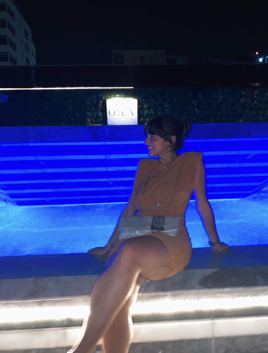 luciberli's tweet photo. Anoche me vestí linda 🧚🏻‍♀️
*mask was under the purse* https://t.co/h8HLxGlo0j