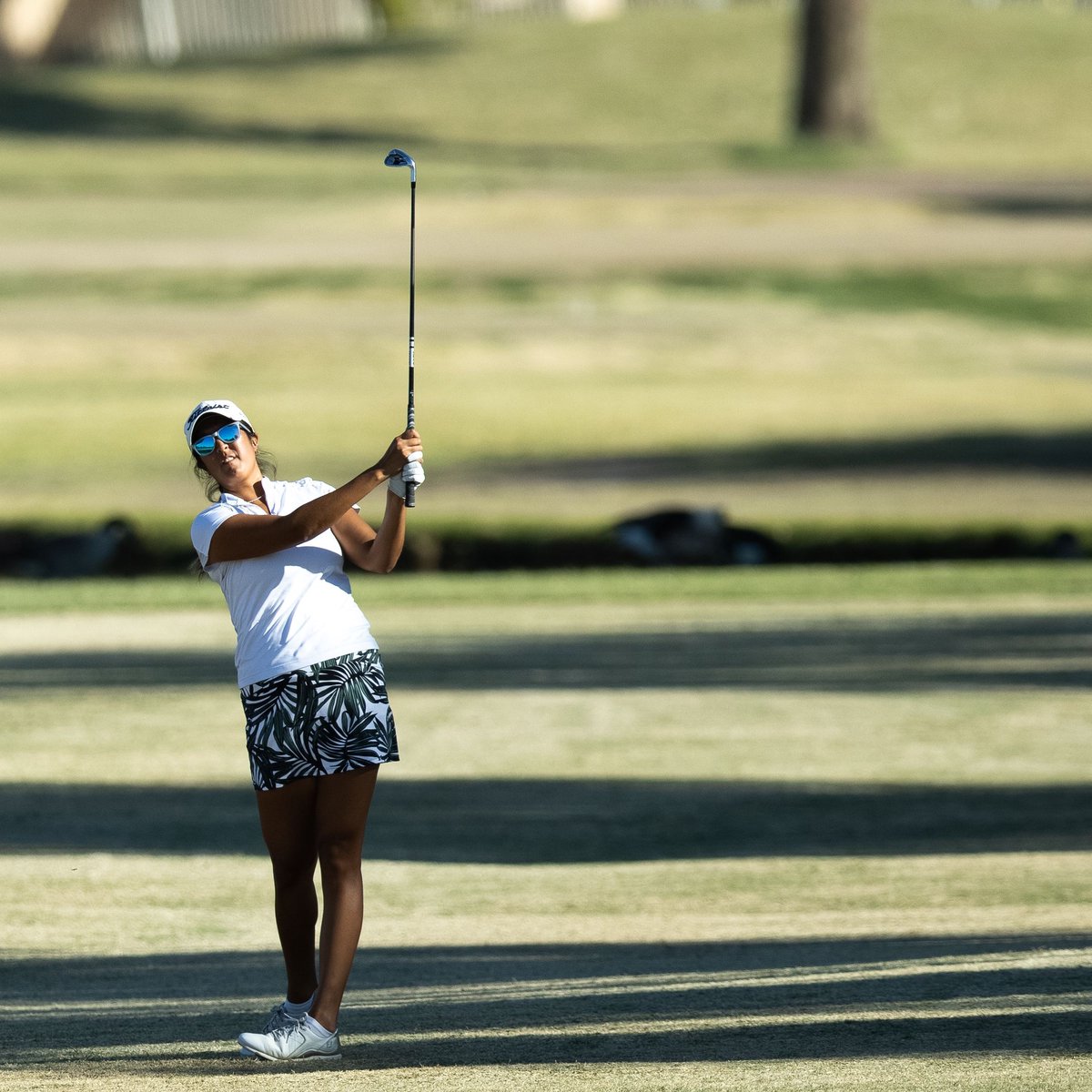 Hawaiian <a href="/BritneyYada/">Britney Yada</a> finds herself just 2 off the lead as she heads into the final round here <a href="/WesternSkiesGC/">Western Skies GC</a>.

Emily Penttilae (-12) and @theplee15 (-11) stand in the way of Yada’s 3rd #CactusTour win of the year.

#SheISsport |  #DriveOn 

📸 <a href="/hitwiththetruth/">Noah Montgomery</a>