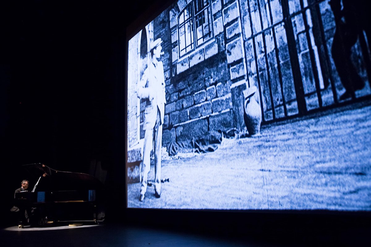 Le Carreau Du Temple (@carreaudutemple) on Twitter photo 🎬🎹 Un ciné-concert pour grands et petits, où #SergeBromberg raconte et accompagne au piano des films anciens rarissimes ! #retourdeflamme <a href="/LobsterFilms/">Lobster Films</a>
📆 Mar 3 nov 2020 à 19h30
👉 Tarif B : 6 à 12€
✅ Réservez : bit.ly/flammeresa
▶️ Infos : bit.ly/flamme20 🎬🎹 Un ciné-concert pour grands et petits, où #SergeBromberg raconte et accompagne au piano des films anciens rarissimes ! #retourdeflamme <a href="/LobsterFilms/">Lobster Films</a>
📆 Mar 3 nov 2020 à 19h30
👉 Tarif B : 6 à 12€
✅ Réservez : bit.ly/flammeresa
▶️ Infos : bit.ly/flamme20
