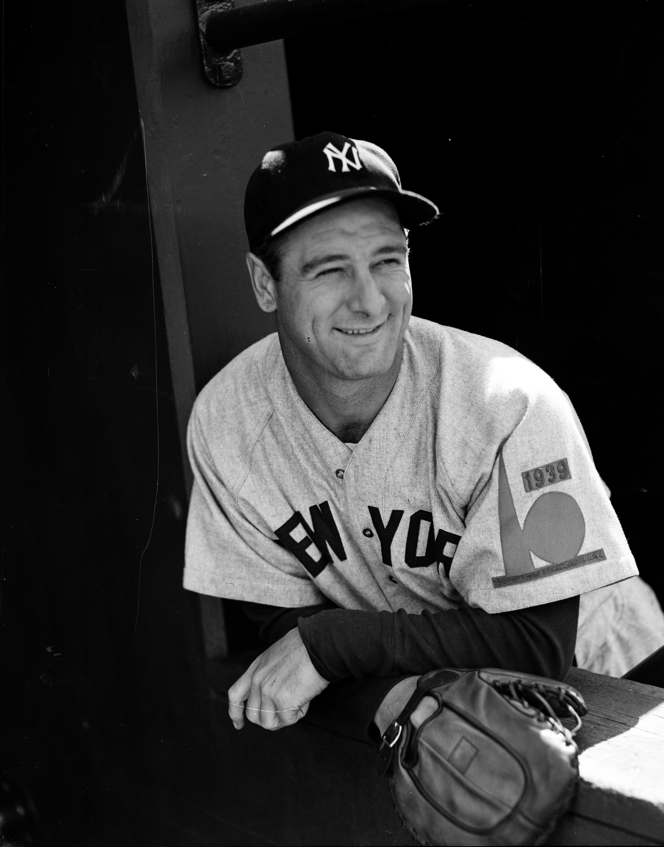 Matt Dahlgren on X: A great shot of the Yankees captain, Lou Gehrig,  during his final full season in 1938. The sleeve patch (orange in color) is  promoting the New York World's