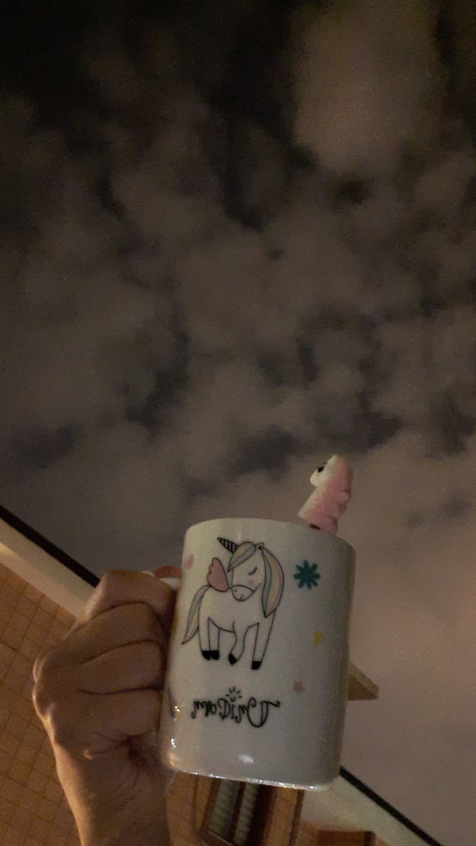 Kahve ve gökyüzü vazgeçilmez mutluluk :)