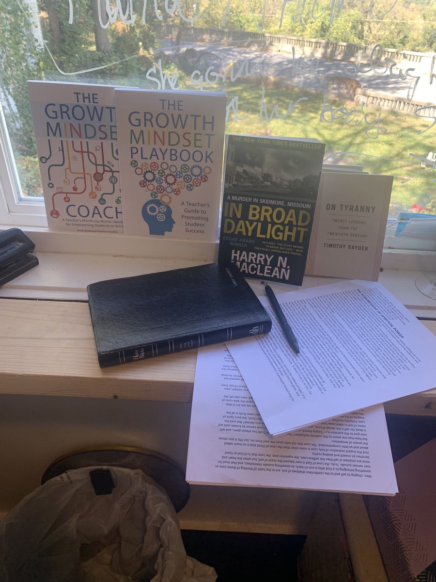 RealistUn's tweet photo. Books I’m reading this month... #itsagoodlife ⁦@brianbuffini⁩ ⁦@BrianTracy⁩ https://t.co/04crN5va88